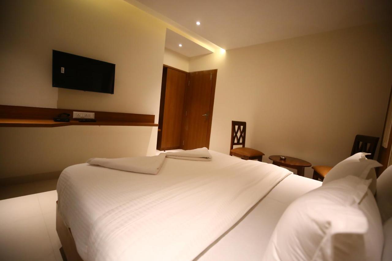 Hotel Dream Residency ナビムンバイ エクステリア 写真